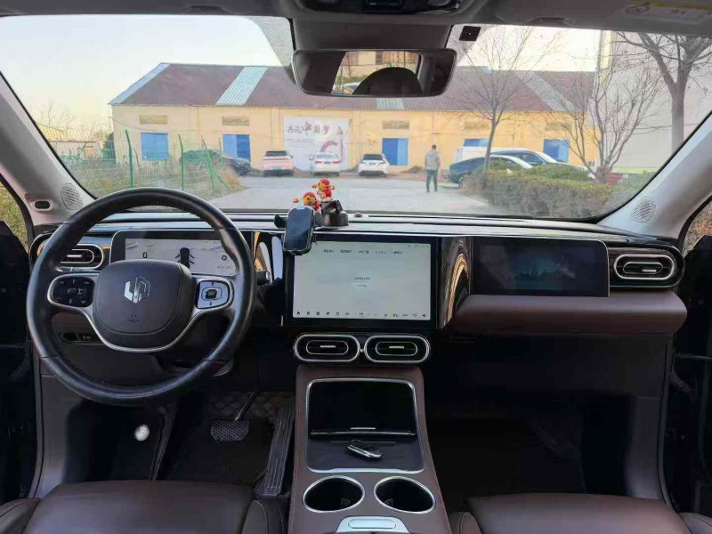 徐州23年零跑汽车C118