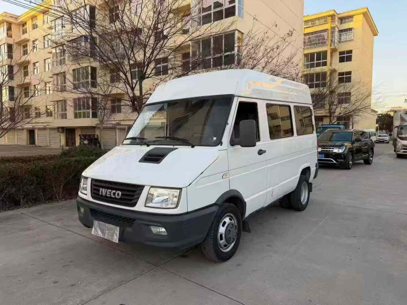 徐州23年依维柯得意2