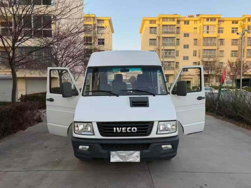 徐州23年依维柯得意6