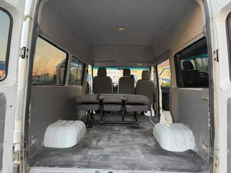 徐州23年依维柯得意8