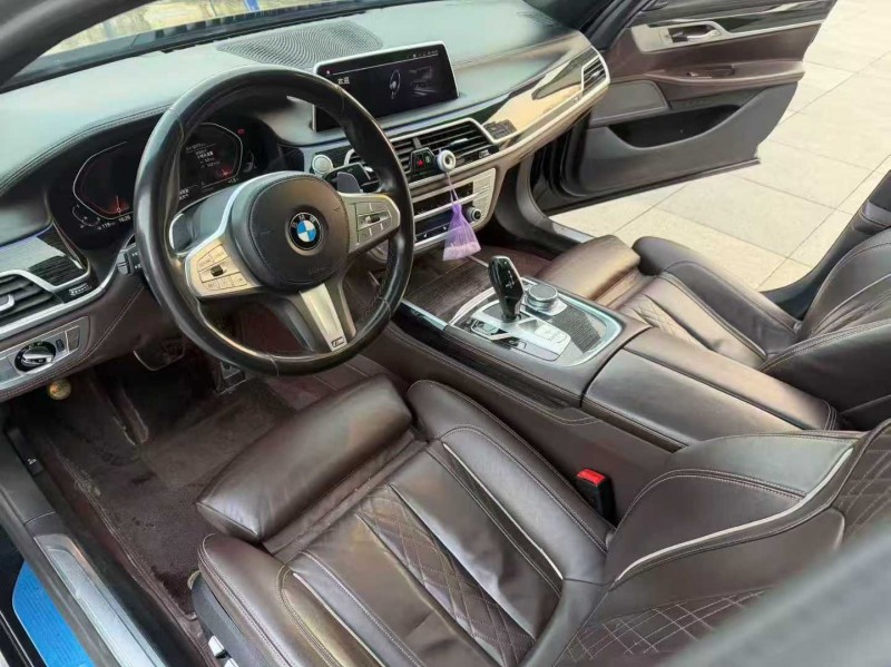 济宁20年宝马7系4