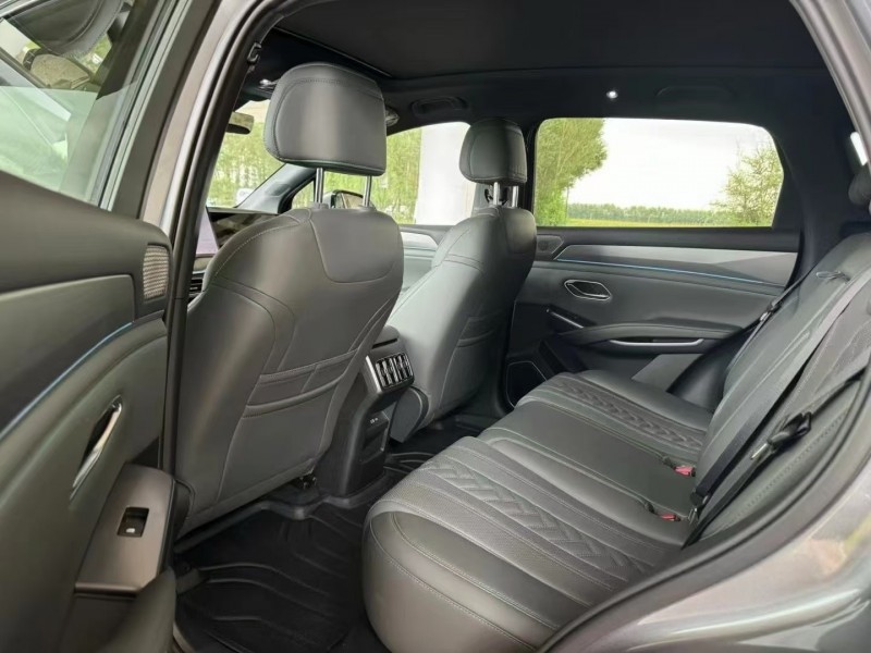 松原25年比亚迪宋5