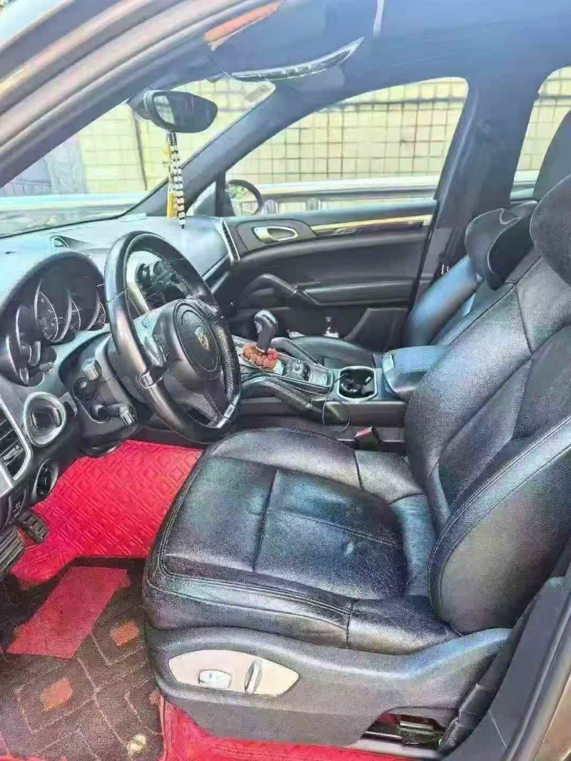 广州12年保时捷卡宴7