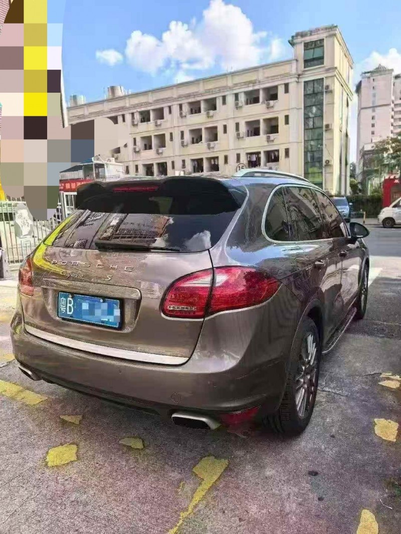 广州12年保时捷卡宴9