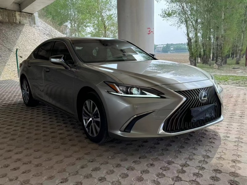 松原21年雷克萨斯ES2