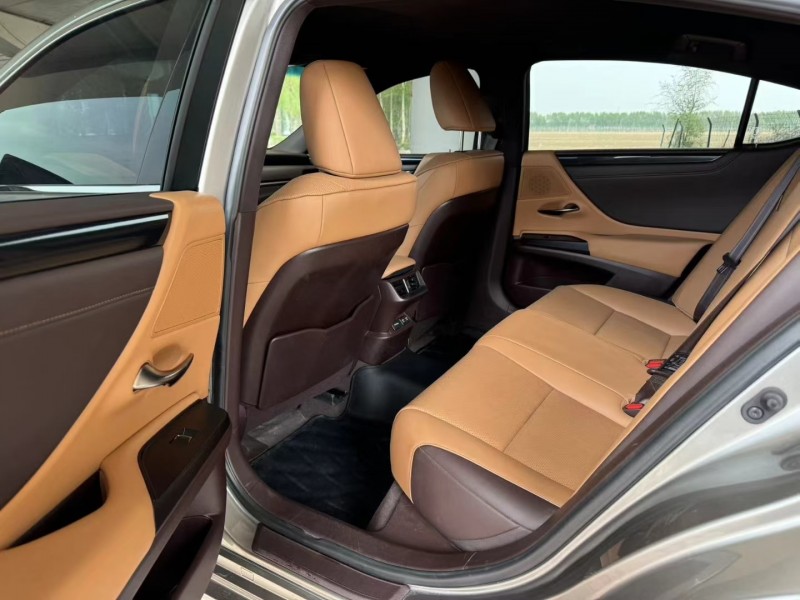 松原21年雷克萨斯ES6