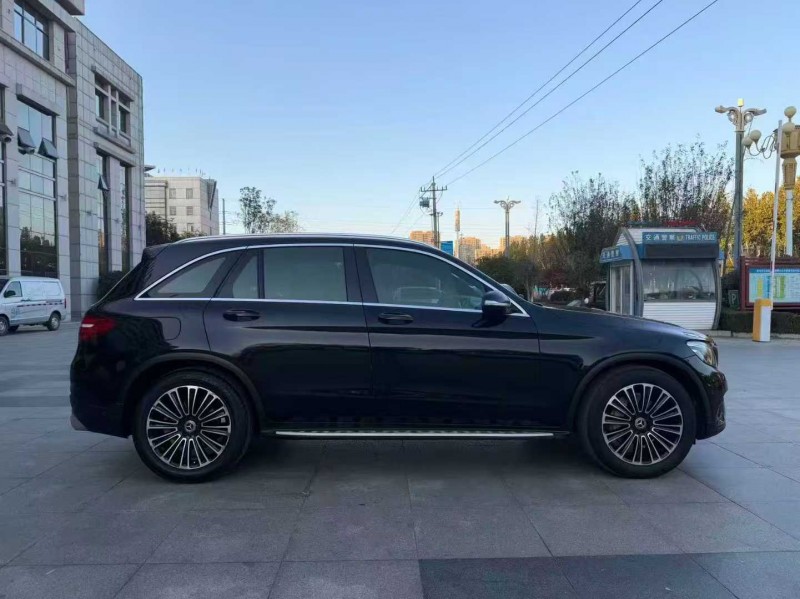 泰安18年奔驰GLC7