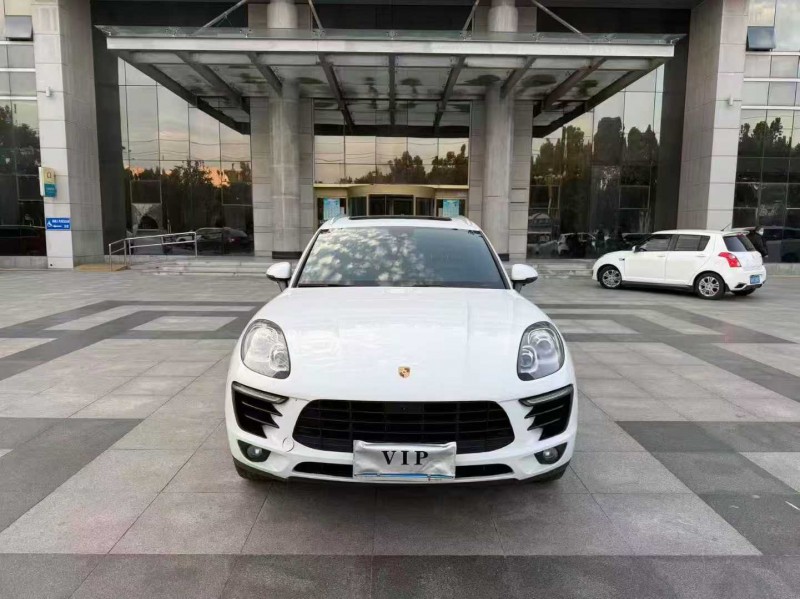 枣庄17年保时捷Macan1