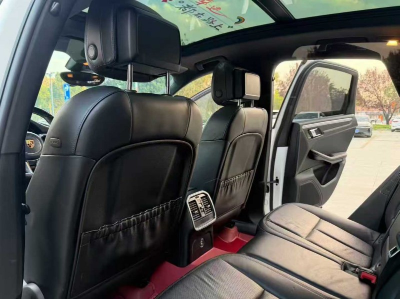 枣庄17年保时捷Macan5