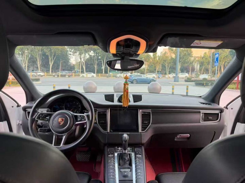 枣庄17年保时捷Macan6