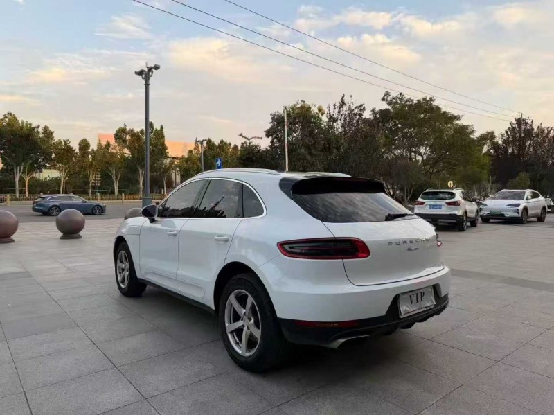 枣庄17年保时捷Macan9