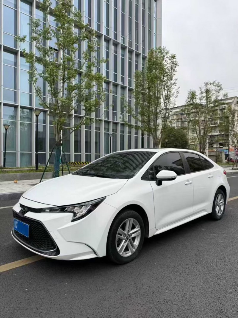 成都22年丰田雷凌4