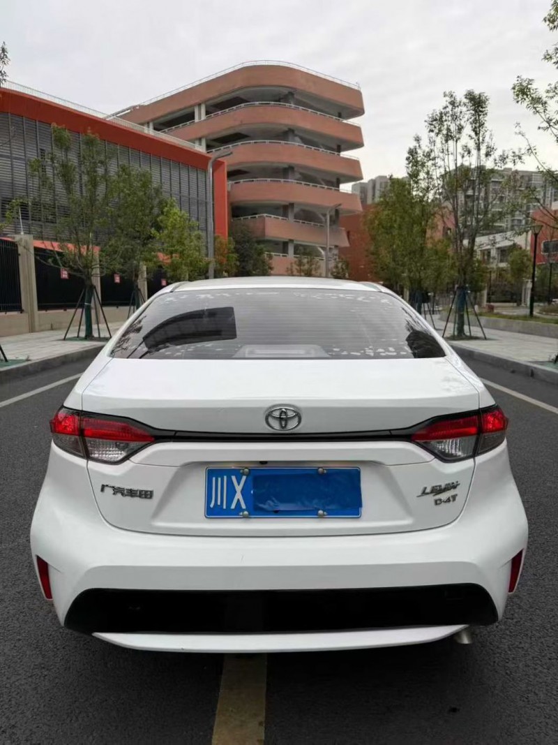 成都22年丰田雷凌6