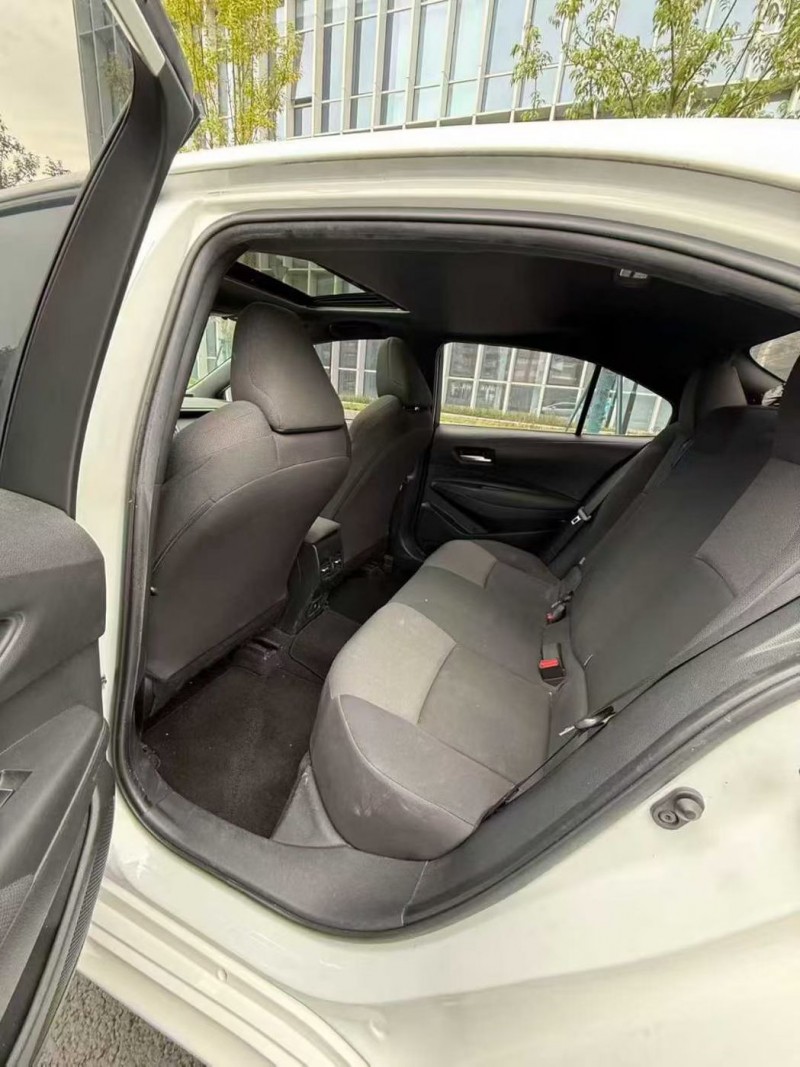 成都22年丰田雷凌9