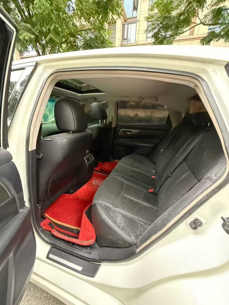 成都15年日产天籁8