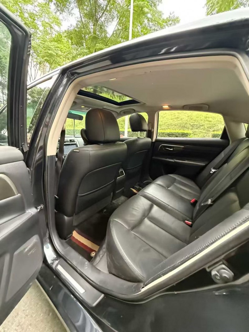 成都15年日产天籁9