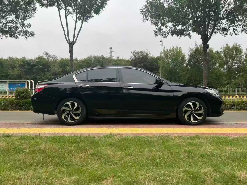 枣庄18年本田雅阁7