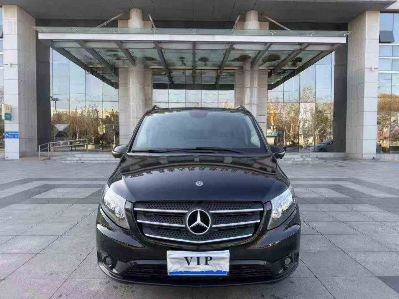 枣庄19年奔驰威霆1