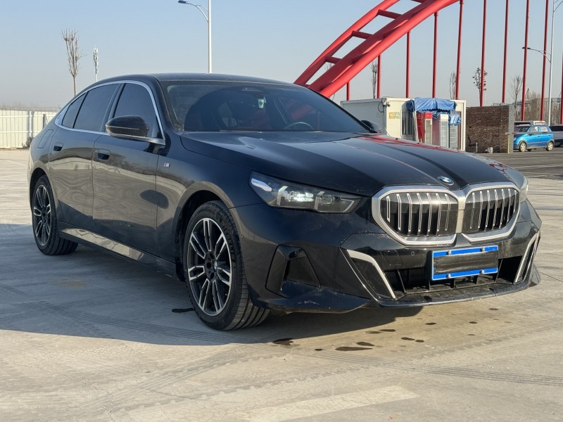 新乡24年宝马5系3