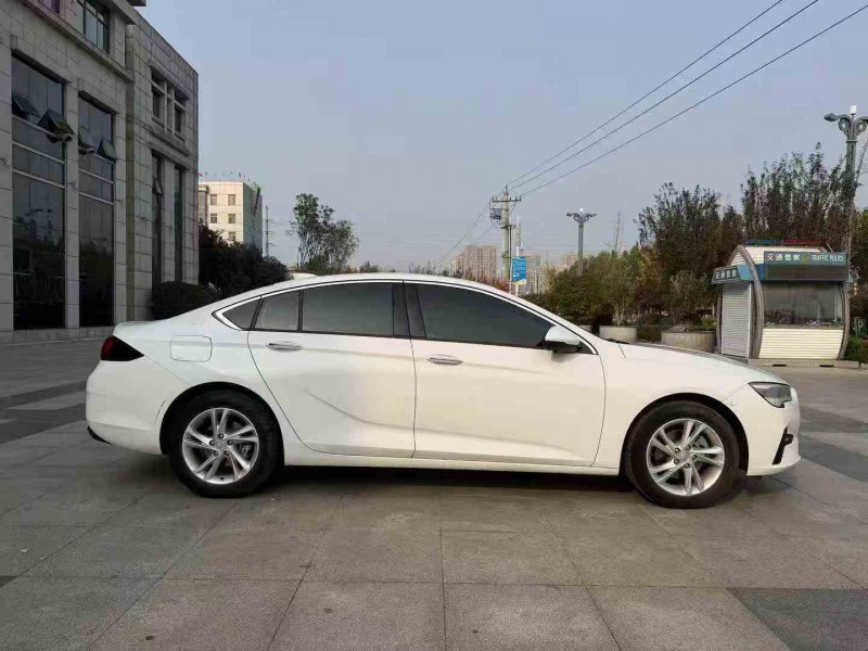 枣庄21年别克君威7