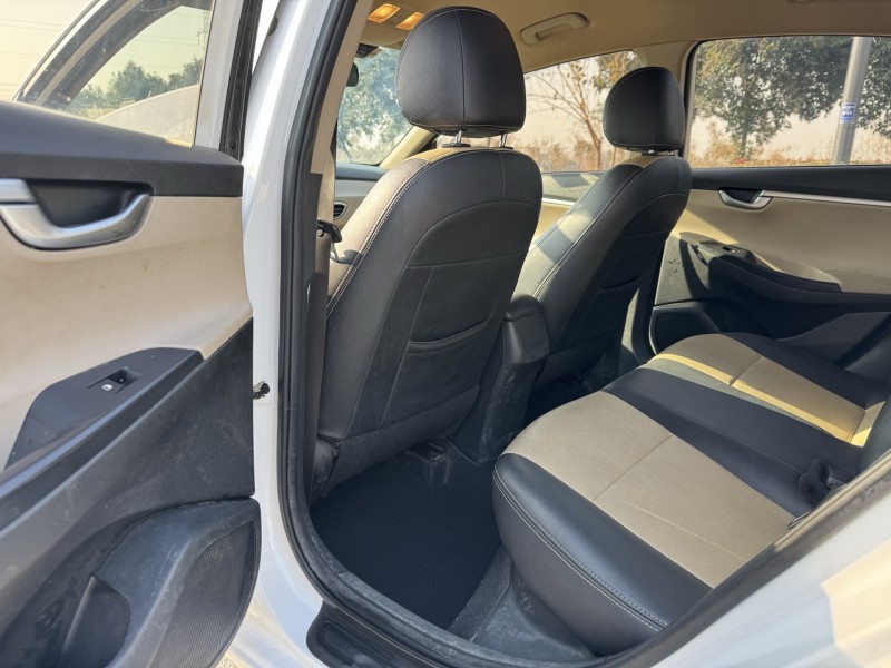 盐城19年现代悦动8