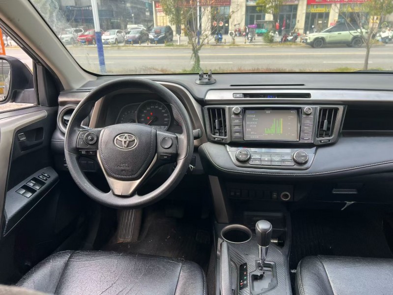 上饶16年丰田RAV4荣放8
