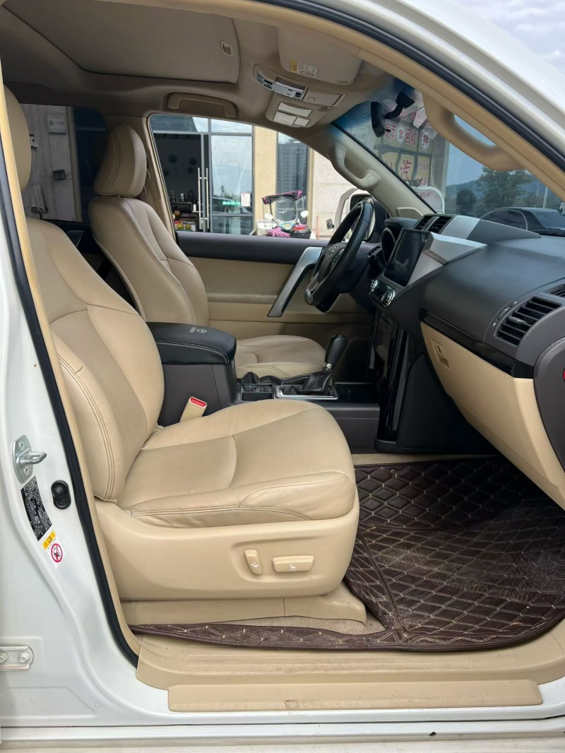 上饶14年丰田普拉多8