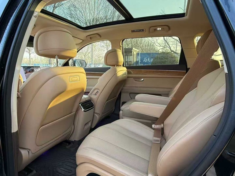 青岛25年华为智选问界5