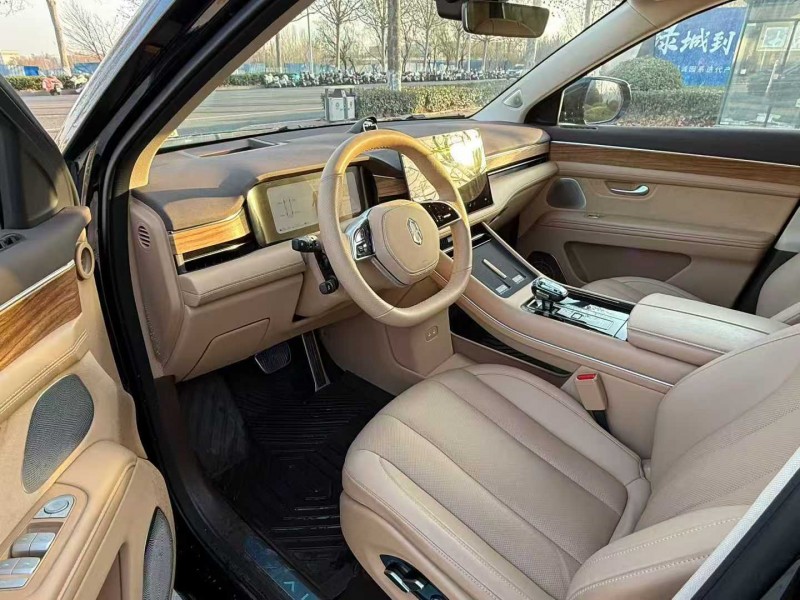 青岛25年华为智选问界6