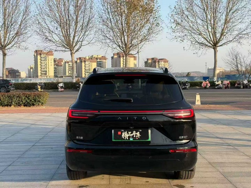 青岛25年华为智选问界9