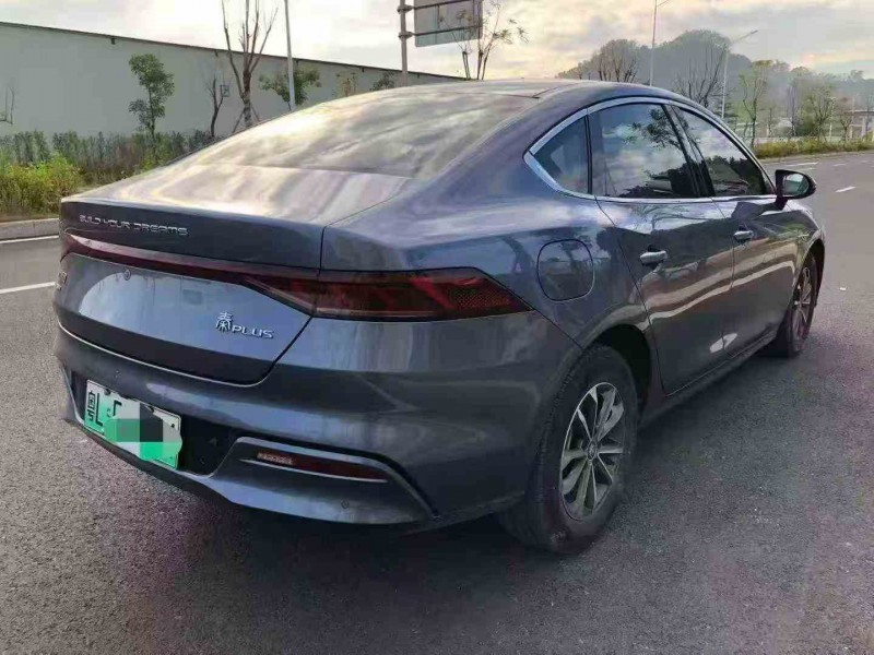 珠海24年比亚迪秦8