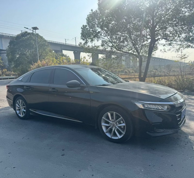 南昌21年本田雅阁3