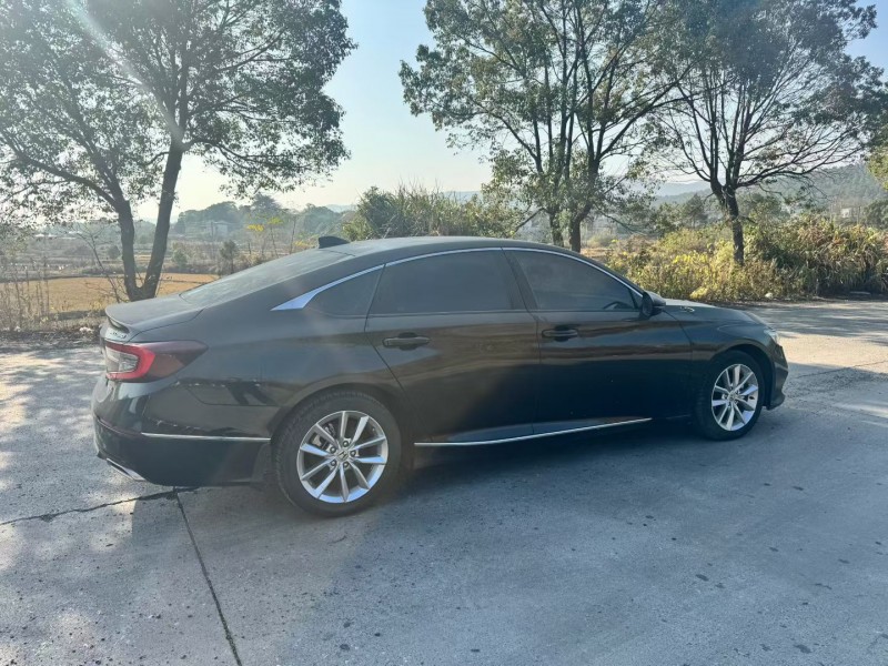 南昌21年本田雅阁8