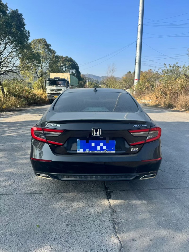 南昌21年本田雅阁9