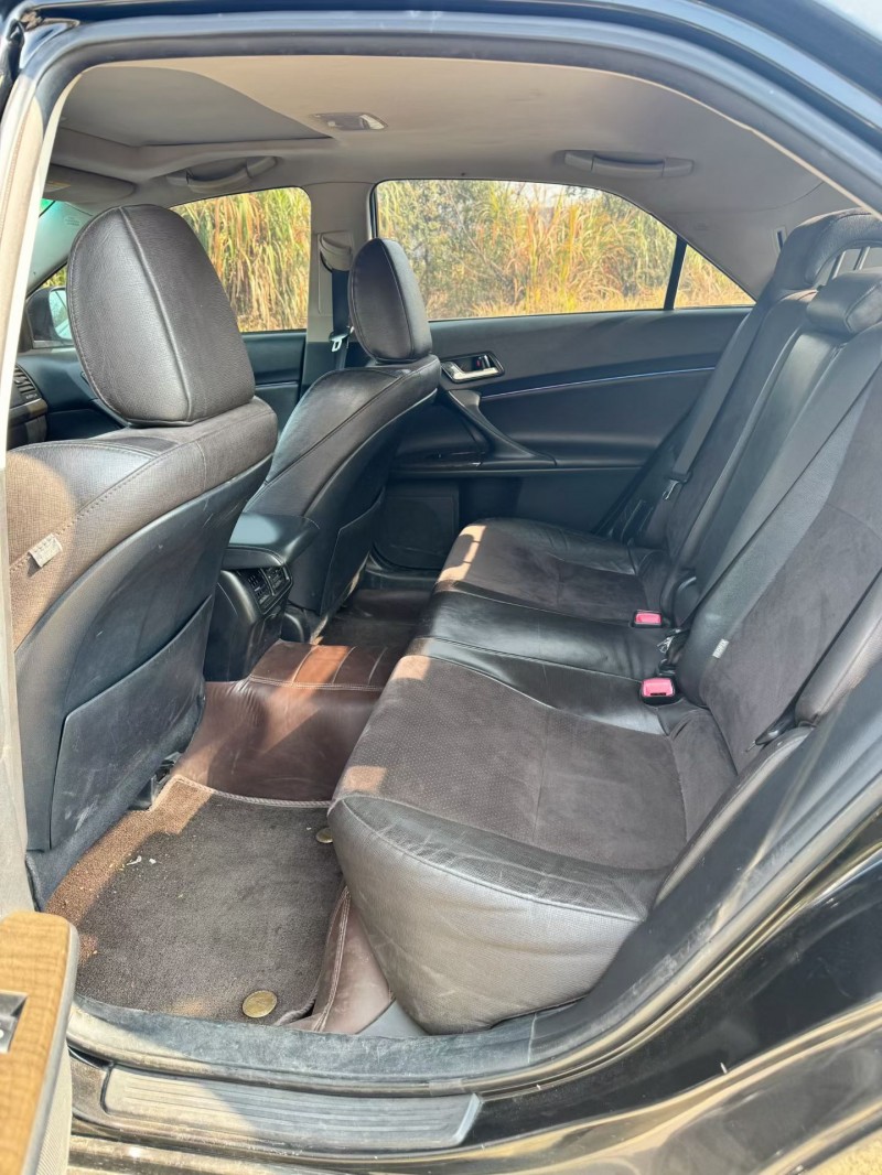 南昌17年丰田锐志5