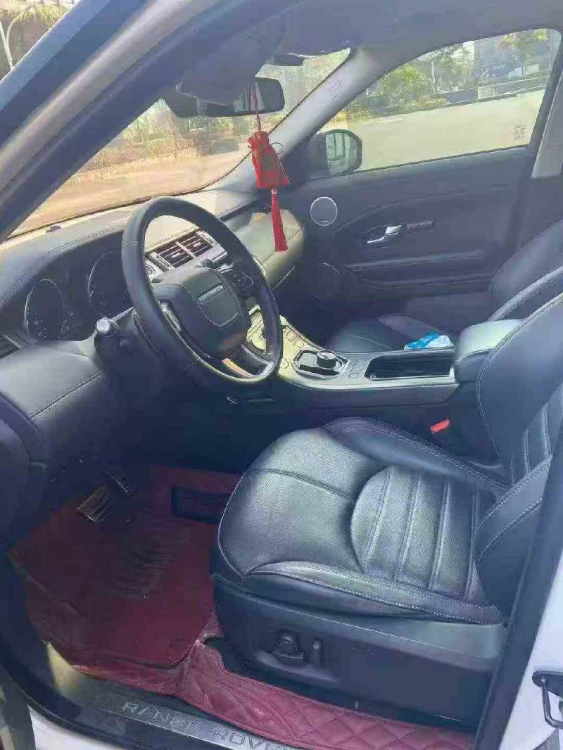 南平18年路虎极光4