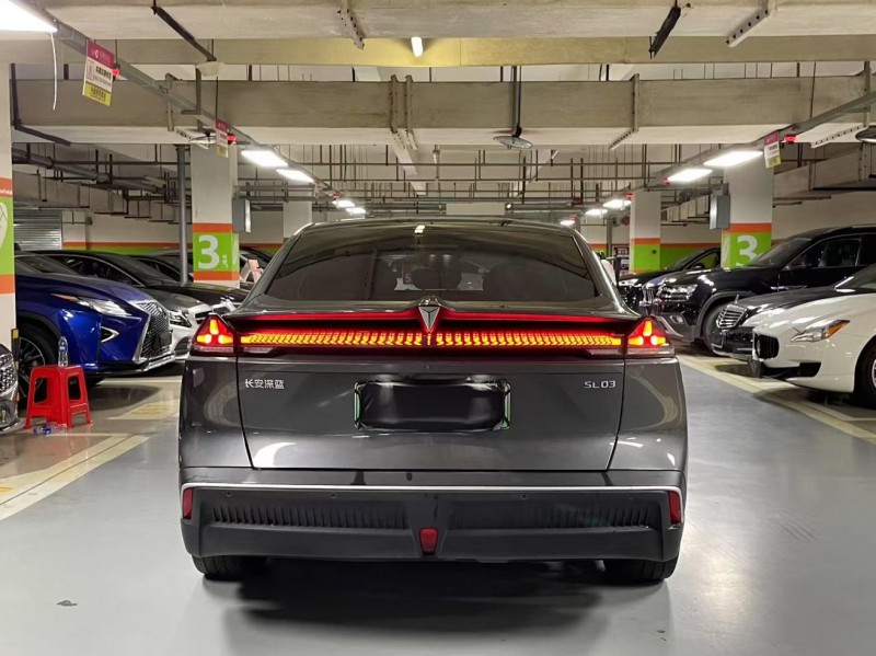 成都24年长安汽车深蓝8