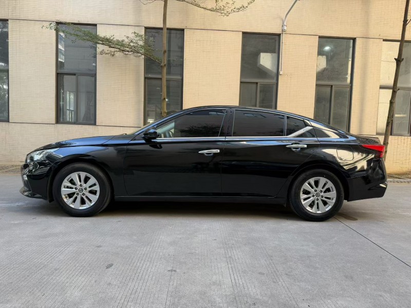 佛山21年日产天籁4