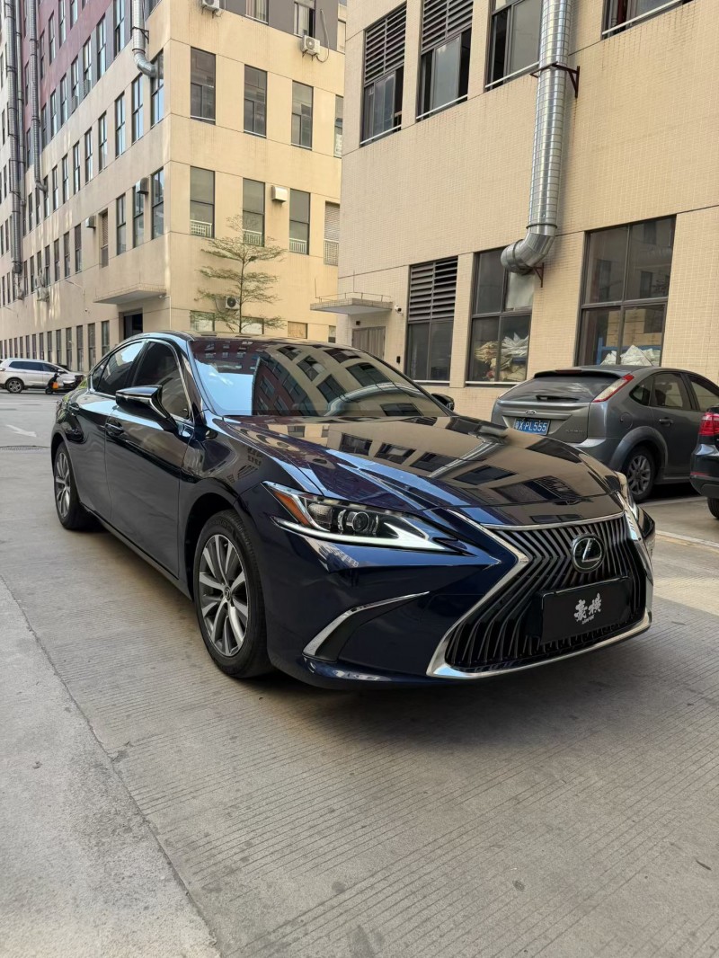 佛山21年雷克萨斯ES2