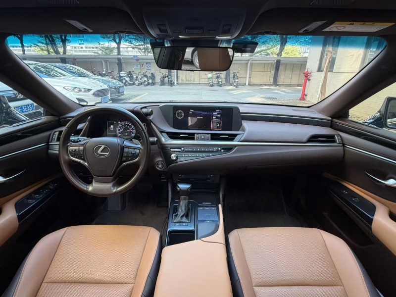 佛山21年雷克萨斯ES7