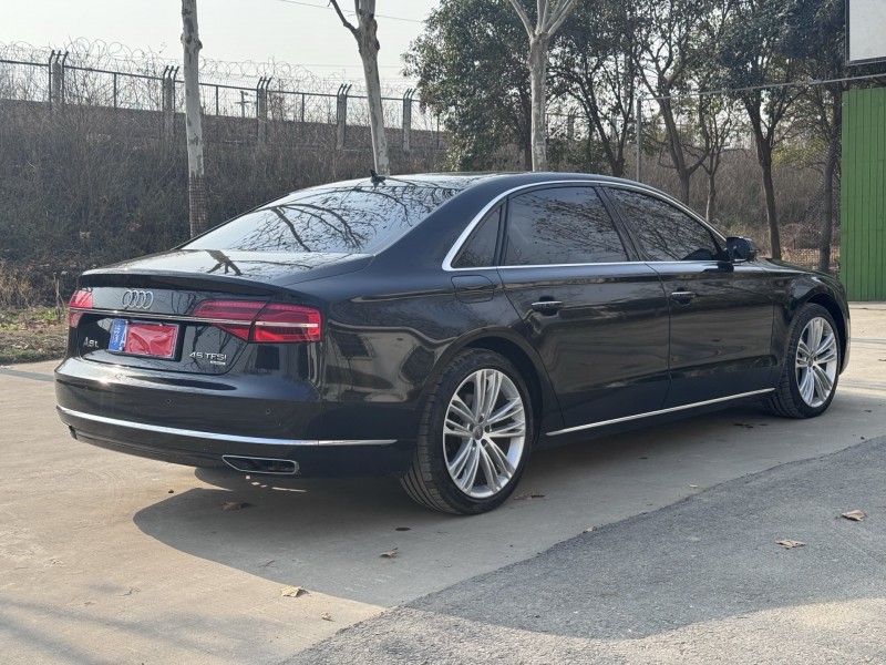 郑州17年奥迪A8L4