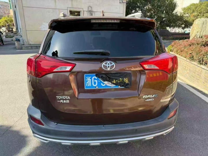 绍兴16年丰田RAV4荣放9