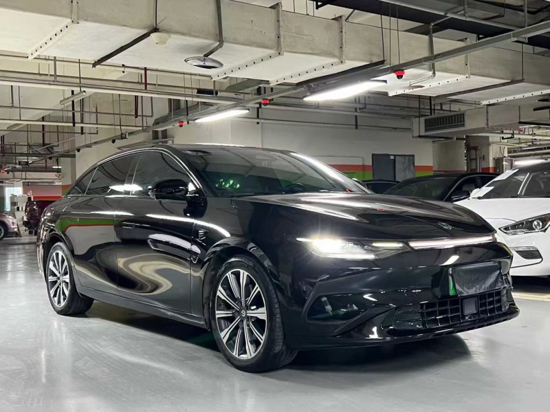 成都23年零跑汽车C115