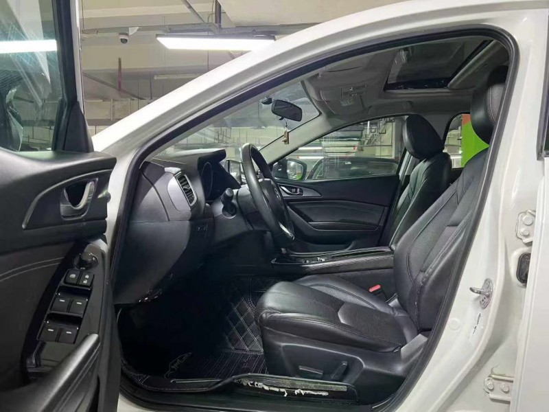 成都18年马自达昂克赛拉2