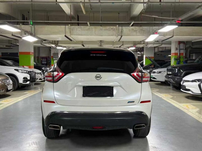 成都20年日产楼兰7