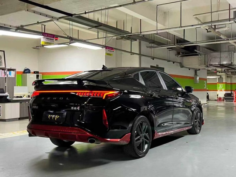 成都24年长安汽车深蓝6