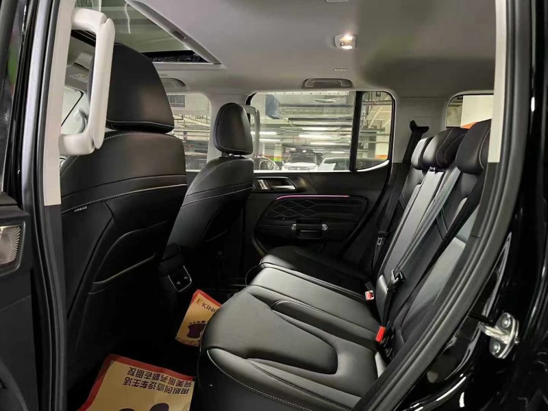 成都25年长城汽车坦克4