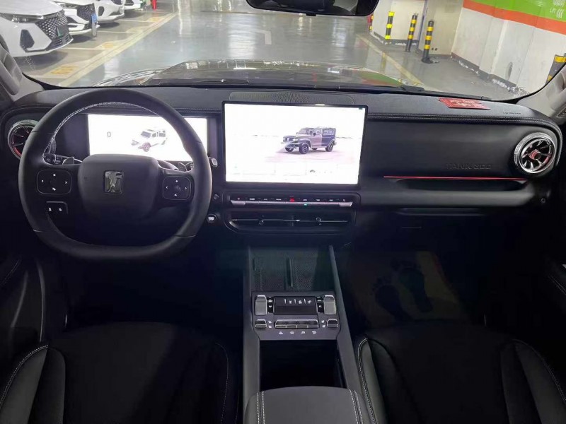 成都25年长城汽车坦克6