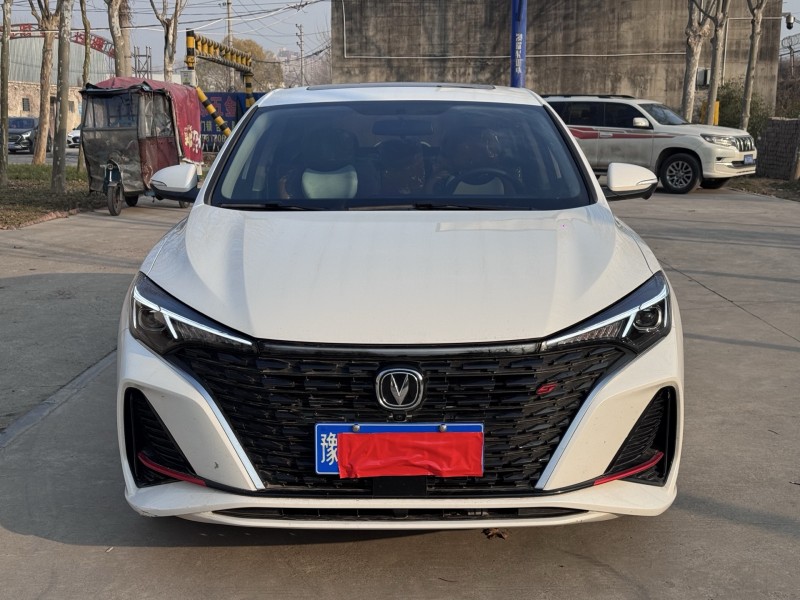 郑州25年长安汽车逸动1