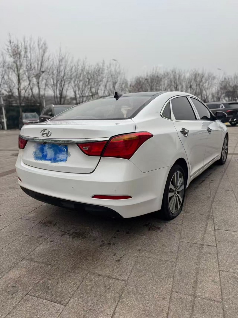 承德16年现代名图8